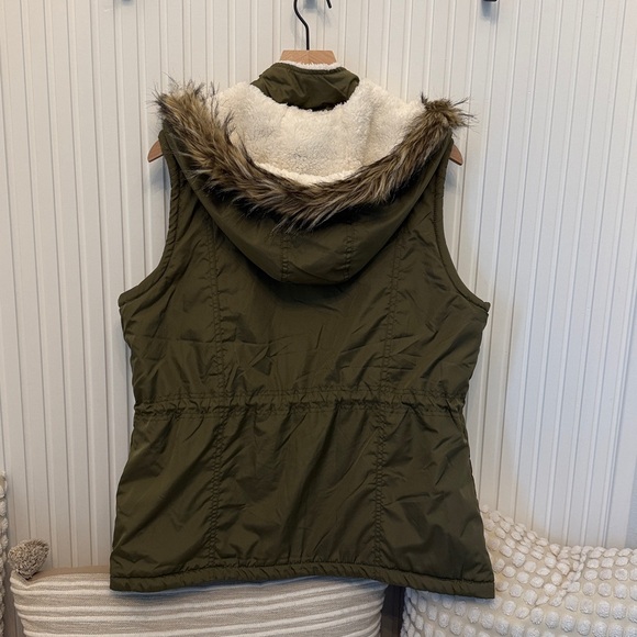 Olive Green Hooded Vest with Faux Fur Trim - Picture 9 of 10